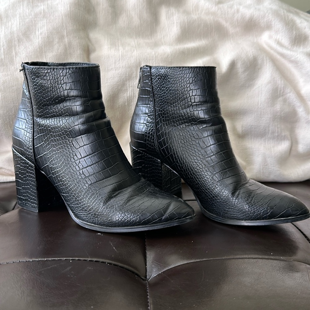 Steve Madden Jillian Boot Size 7.5 - image 1